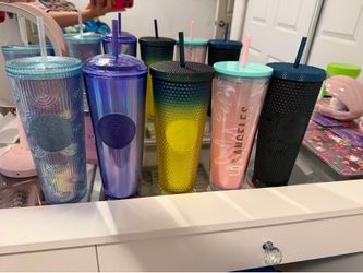 Venti Starbucks cups