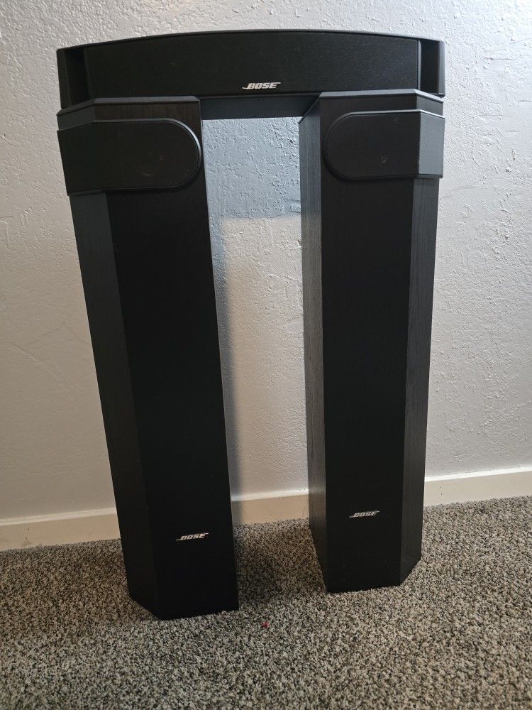 Bose 501v Tower Speakers & VCS-10 Center Channel 