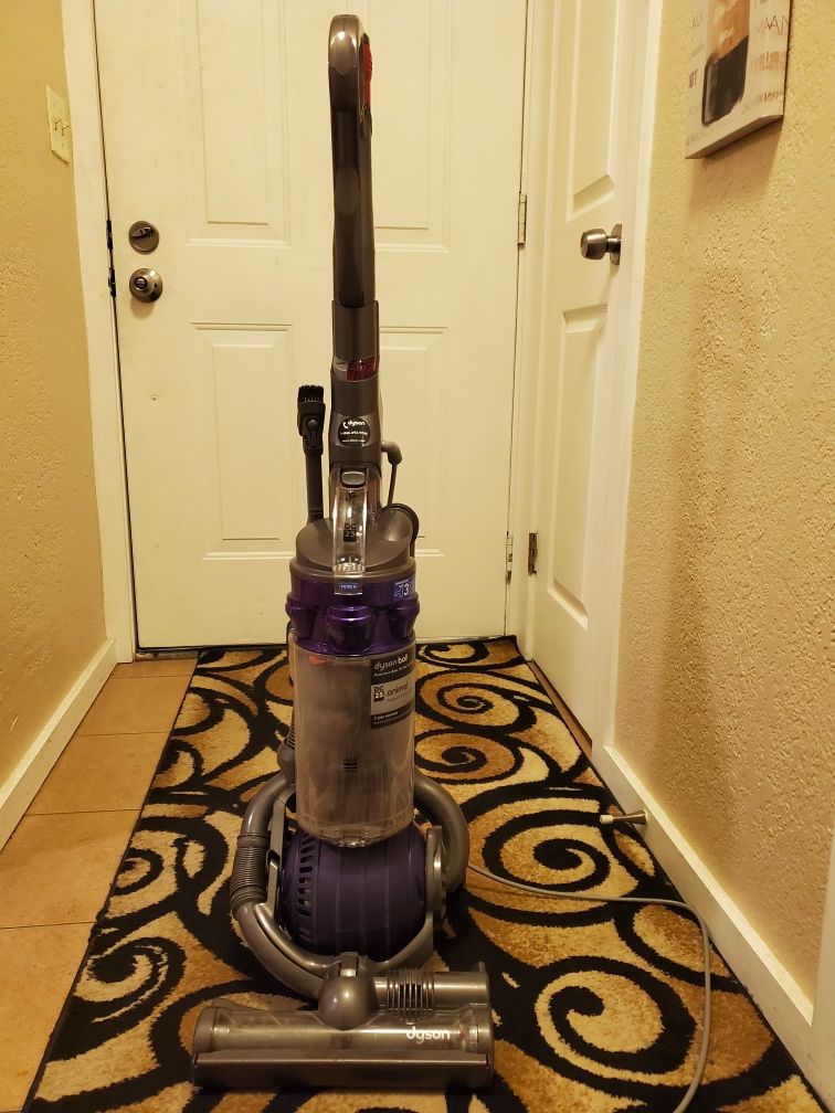 Dyson DC25 Vacuum (animal)