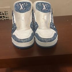 Lv Trainers For $250 Or Best Offer And Available For Trade