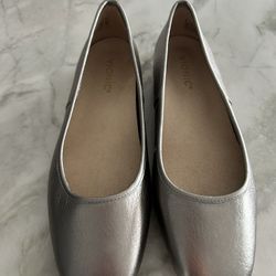 Vionic 8.5 Brand new!