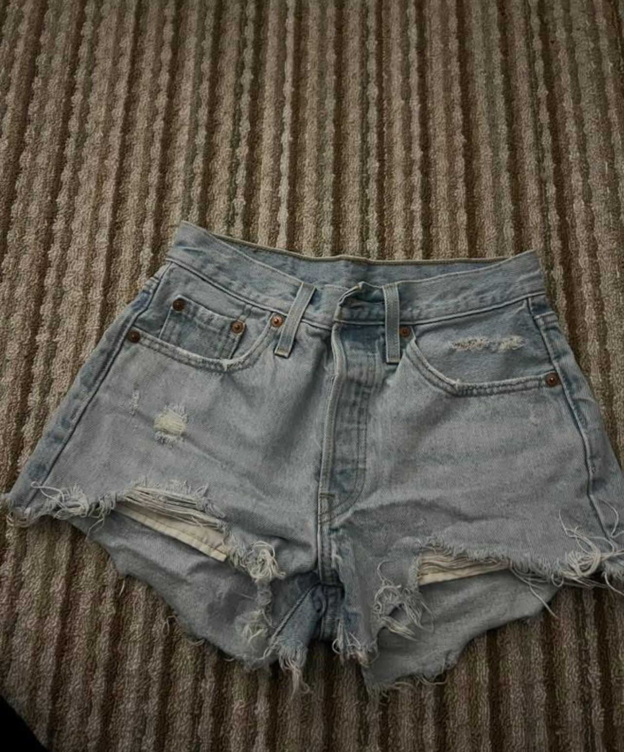 levi shorts