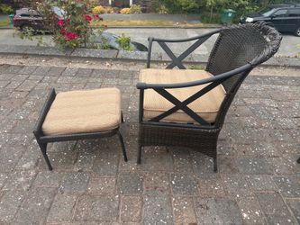 FREE raised table with 4 chairs and 2 ottomans