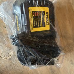 DEWALT 6 Amp Battery Charger