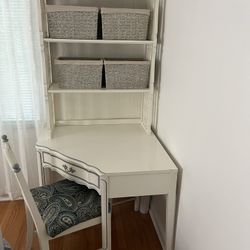Desk with Hutch and 2 nightstands