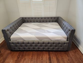 Chesterfield Style Queen Daybed