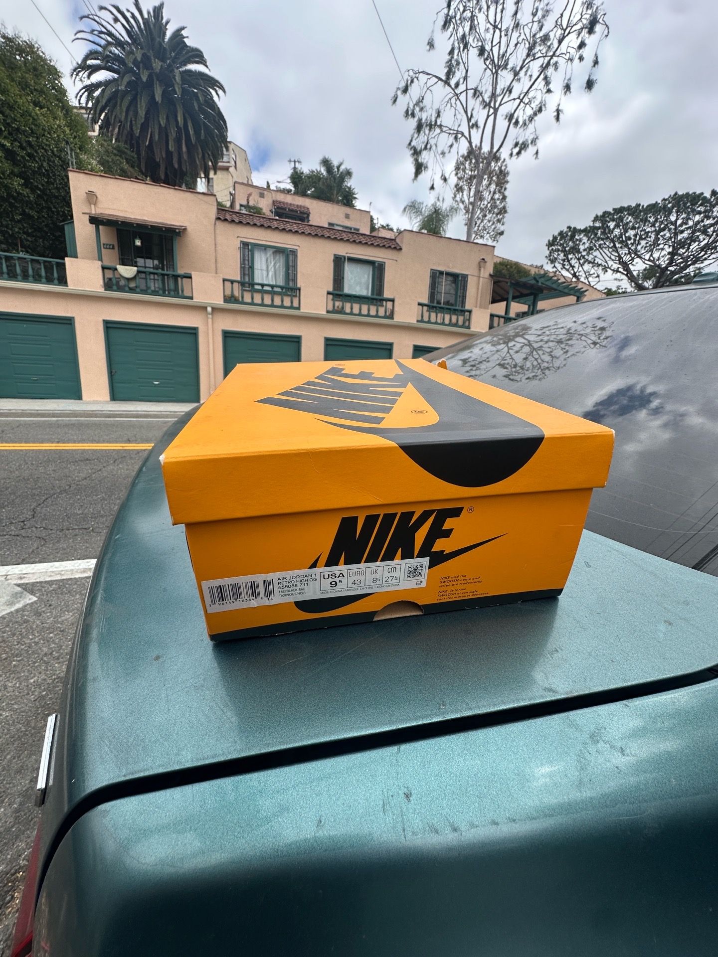 Air Jordan 1 OG Taxi