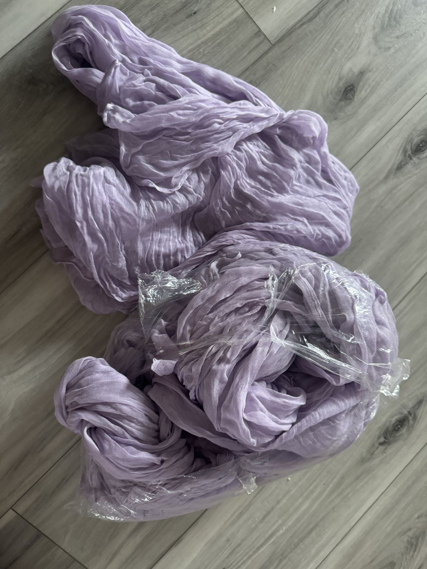 Lilac Table Runner (10ft) 5total
