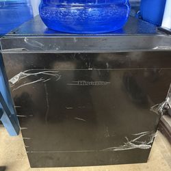 Hisense Mini Refrigerator