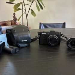 Nikon 1 V1 Mirrorless Camera – Full Kit – Excellent Condition