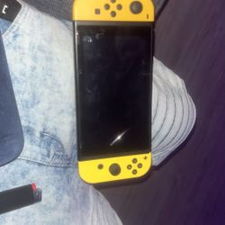 Nintendo Switch Pikachu Edition