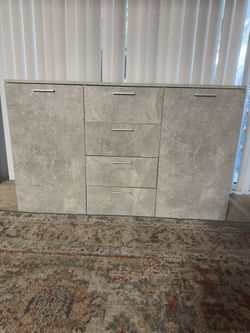 ✨ Matching Gray Sideboard + Large Beige Rug – Perfect Set! Only $50