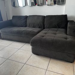 Charcoal Gray Modern Sectional with Chaise and 2 FREE Covers! 100 x 59 