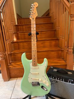Fender MIM Special Edition Stratocaster w/ Fender Amp