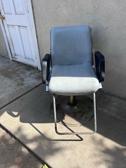 VINTAGE Salon Barber Chair w/Chrome Base
