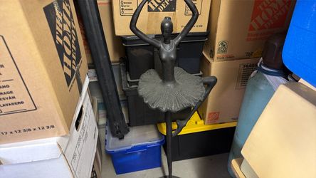 Ballerina statue