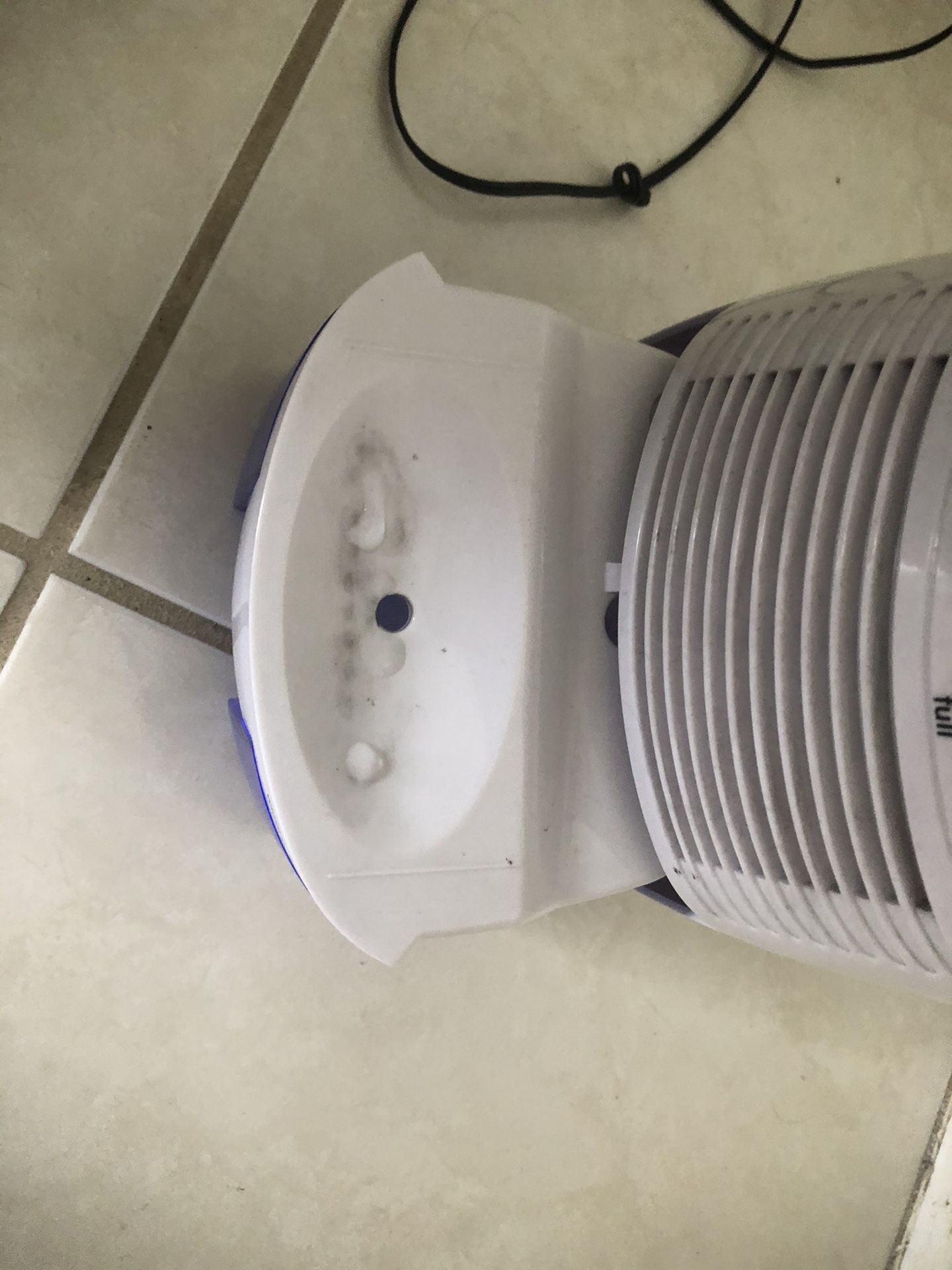 Mini dehumidifier