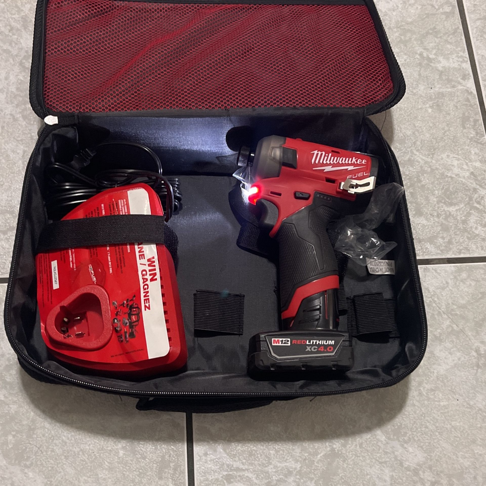 Milwaukee Hex Driver Surge M12 With Battery And π