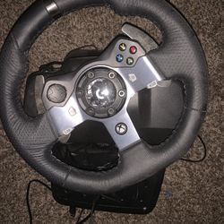 Logitech G920 Driving Force Racing Wheel with Responsive Pedals for Xbox One