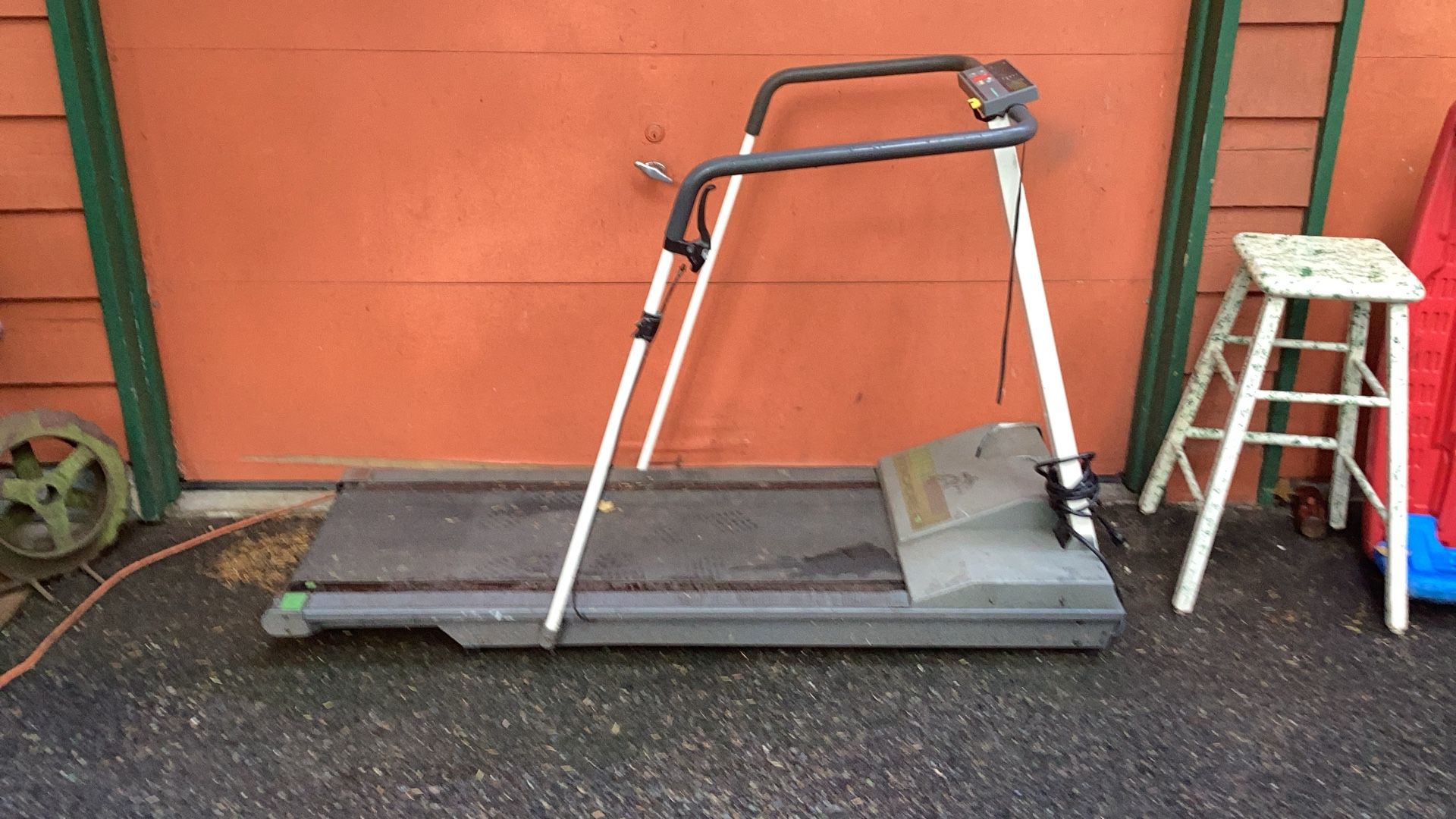 Free: Mode 1 Treadmill