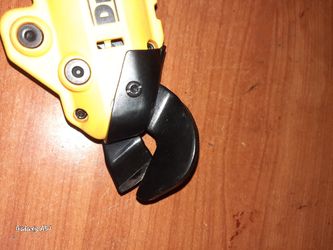 Dewalt Impact Shear Attachment 18g.