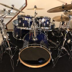 PDP Maple Concept Drum Set (complete With Cymbals Mics/throne/travel Bags