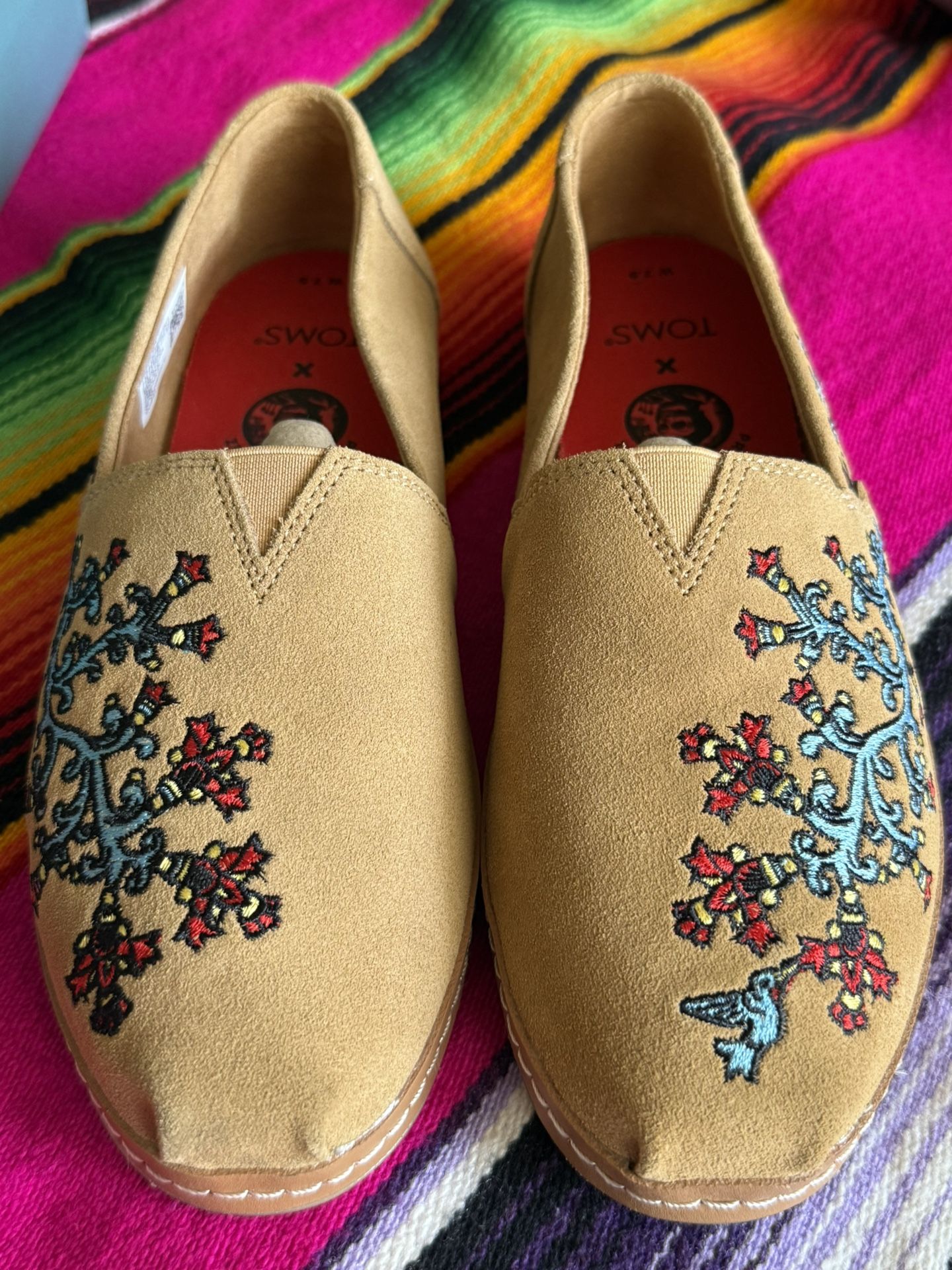Tom's - Women's Suede Embroidered Huitzil Blooms