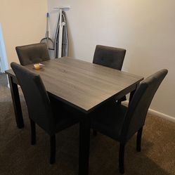 Sectional and dining room kitchen table 