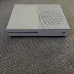 Xbox One S (CONSOLE ONLY)
