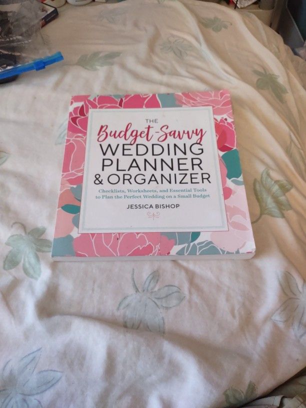 The Budge Savvy Wedding Planner & Organizer