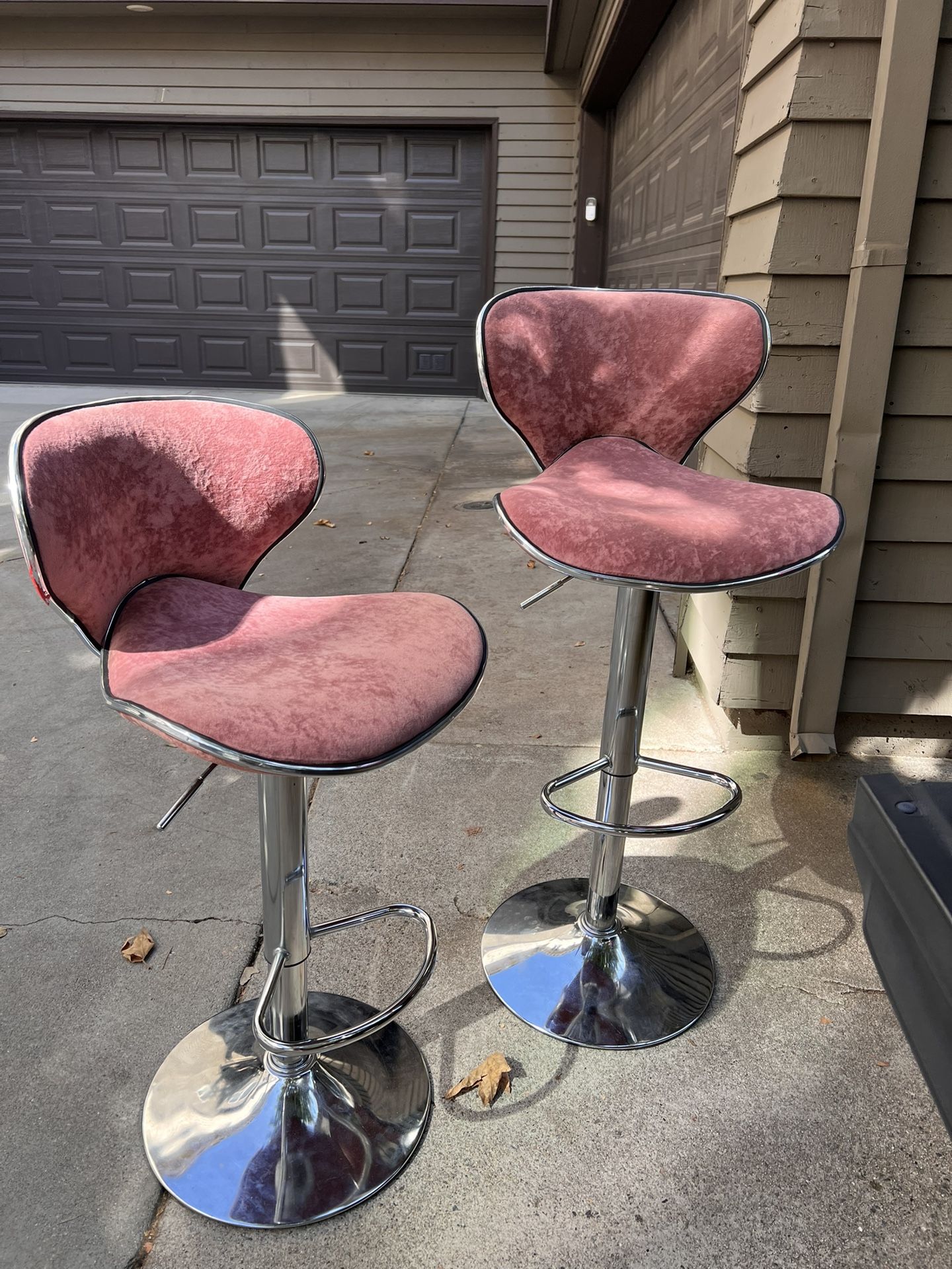 Pair of Mid-Century Modern Pink Velvet Bar Stools – $20 (Set of 2)