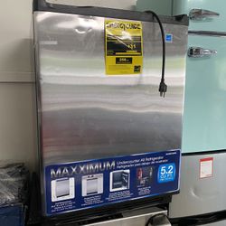 New Mini Fridge 