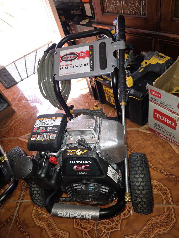 ((Pressure Washer 3200psi New In Box With 2.5 Gpm Honda Motor Asking $299 Only This Weeken Special 