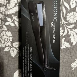 Bio Ionic Flat iron