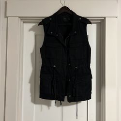 Aritzia Talula Black Cargo Vest
