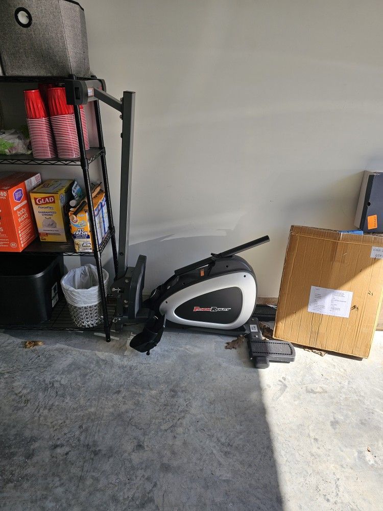 Compact Rowing Machine