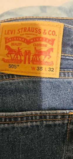 Brand NEW- Never Worn- Mens-(505)- LEVI Jeans Size w35 L32  Boot Cut from Cavanders (I had em Pressed)