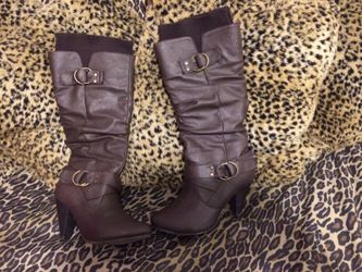 Size 7 heel boots euc