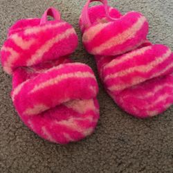 Pink Girls Ugg Slippers Size 1 - Only Worn Twice 