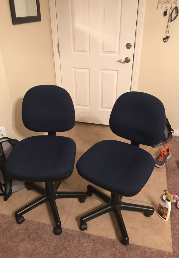 Two Blue Adjustable Office Chairs For In Las Vegas Nv Offerup