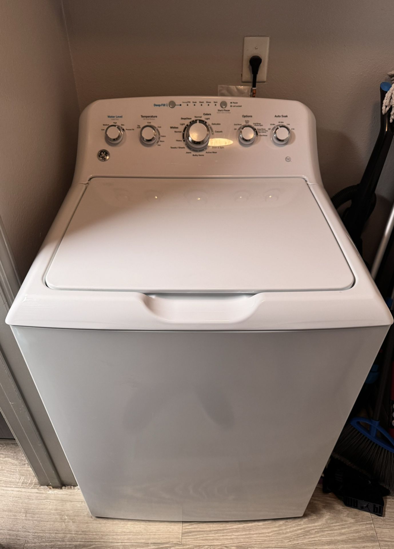 1 Year Old GE Washer And Dryer 