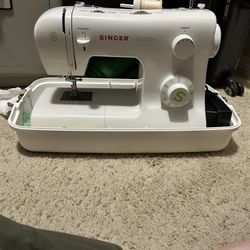 Singer Sewing Machine 