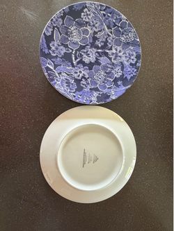 Avon Lunch plates set of 6
