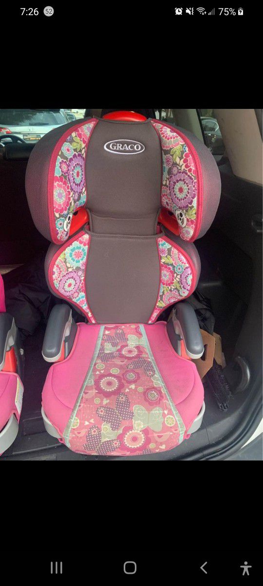 2 Graco Car SEATS for Only 100$
