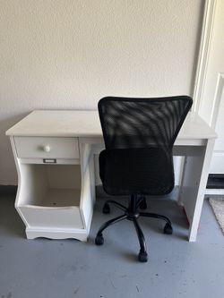 Small Kid’s Desk