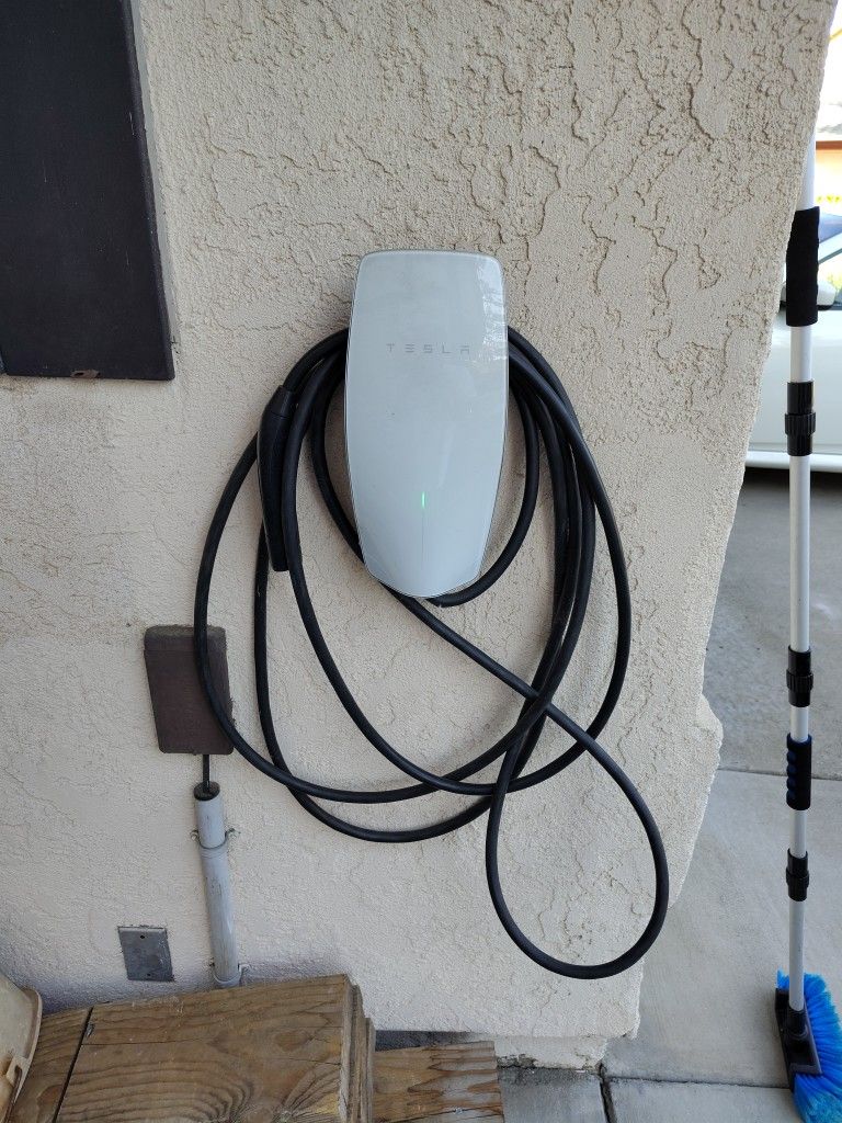 Tesla Charger 