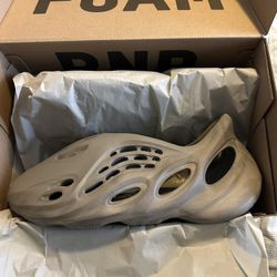 Adidas Yeezy Foam RNNR “Stone Sage” DS (Size 12)