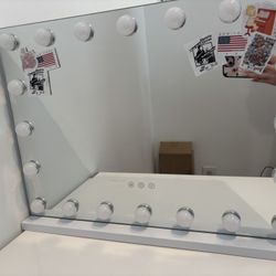 Selling Mirror Very good condition 