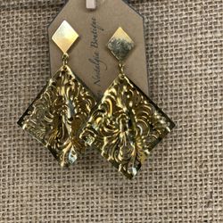 Vintage Gold Tone Special Occasion Earrings 