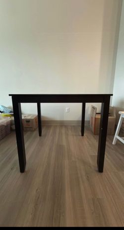 Great dining / kitchen table